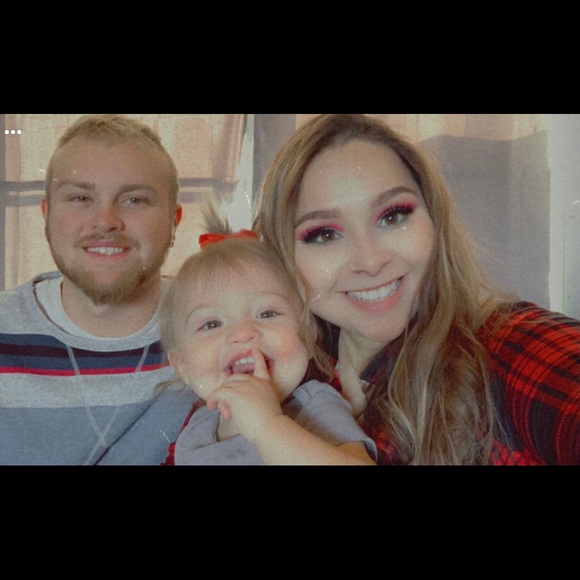 Meet your Posher, Alexis - Picture 3 of 3